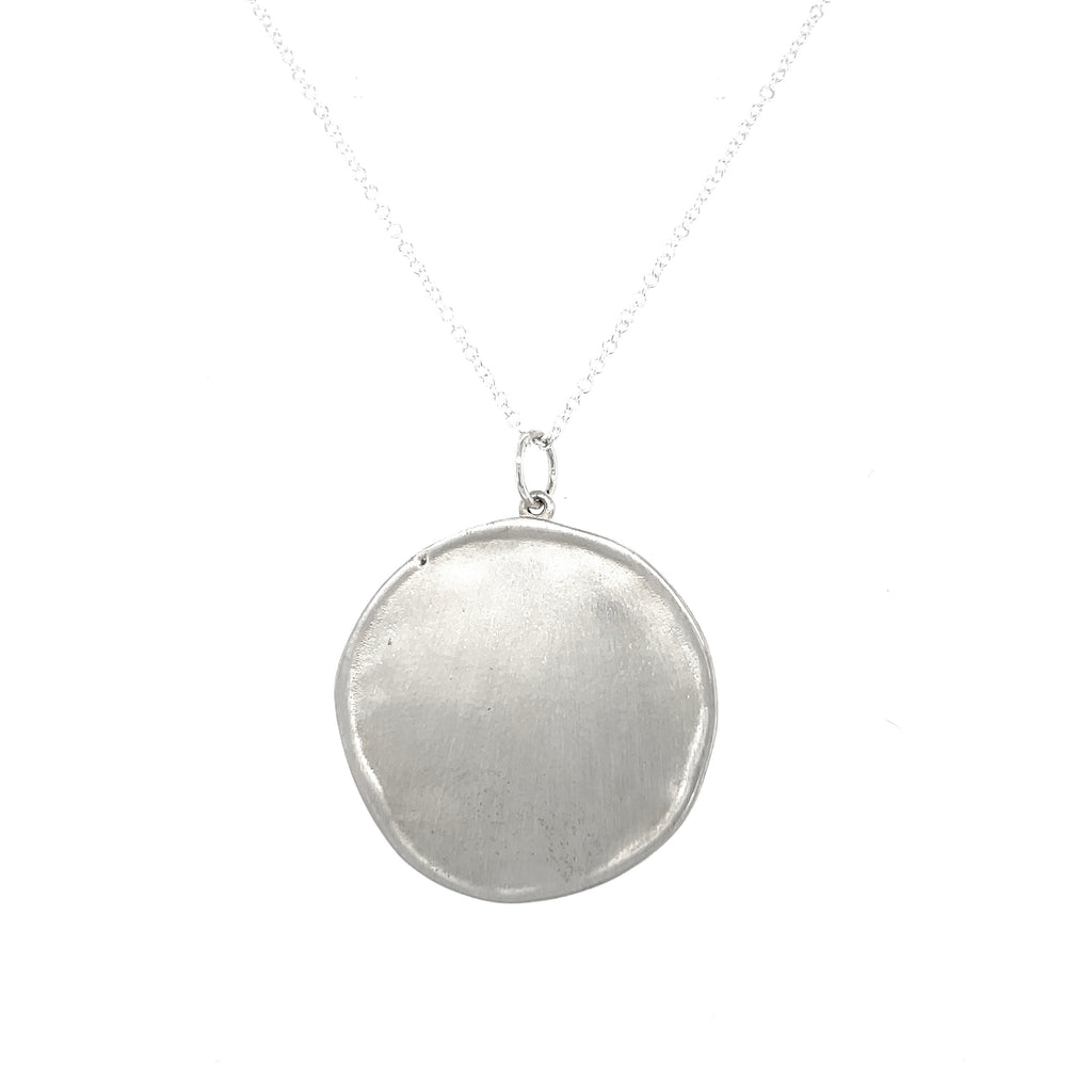 Necklace with round plaque