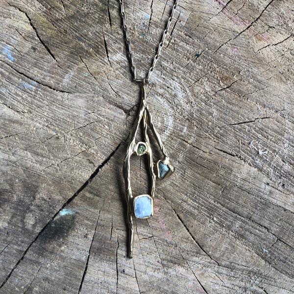 Deep Roots Solo Pendant Necklace (Aquamarine, Emerald, Green Garnet)