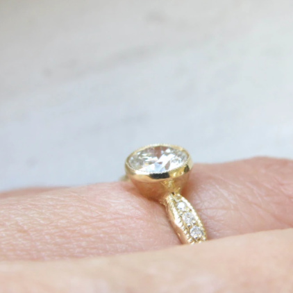Wave Solitaire Ring in 14K Yellow Gold
