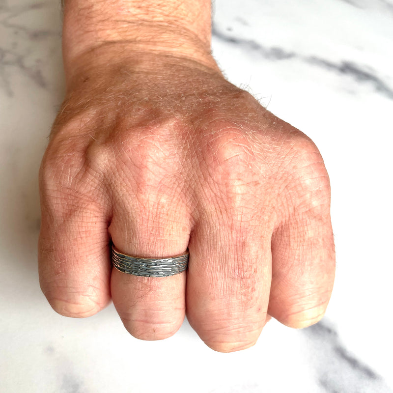 Men's Ripple Ring (Oxidized)